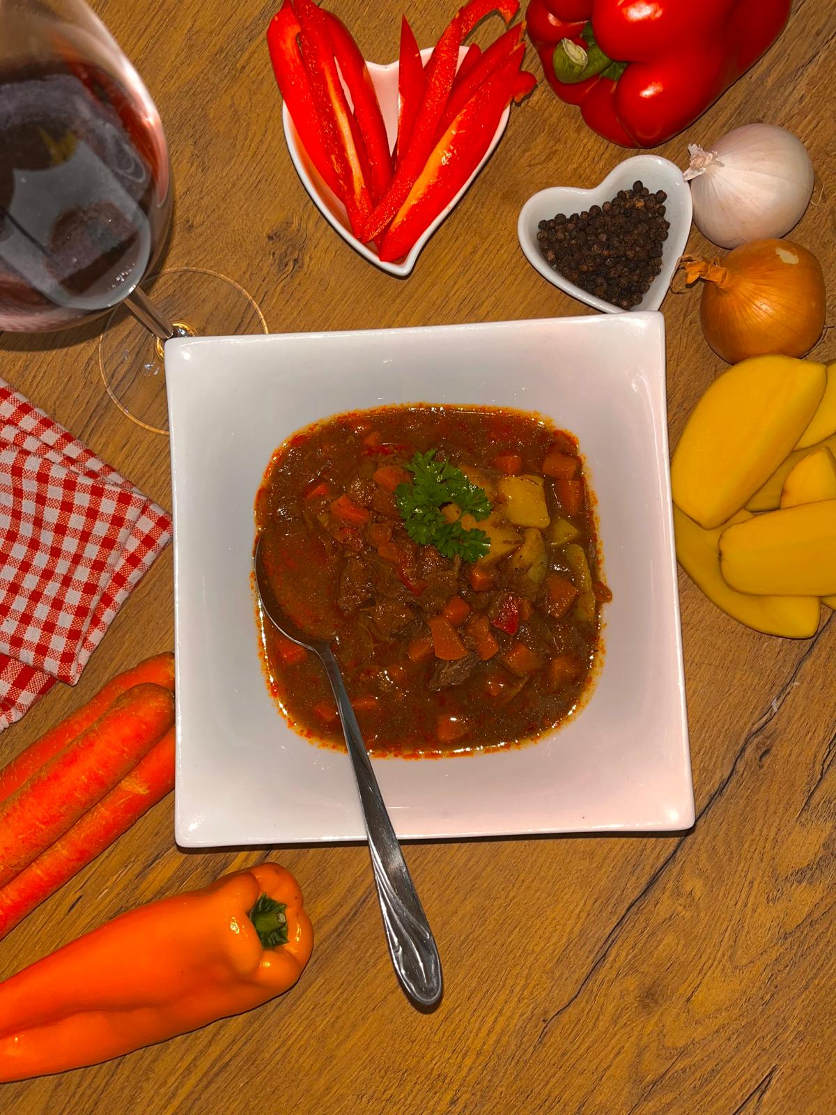 Gulasch-Suppe